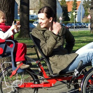 Susi mit Kindersitz.jpg